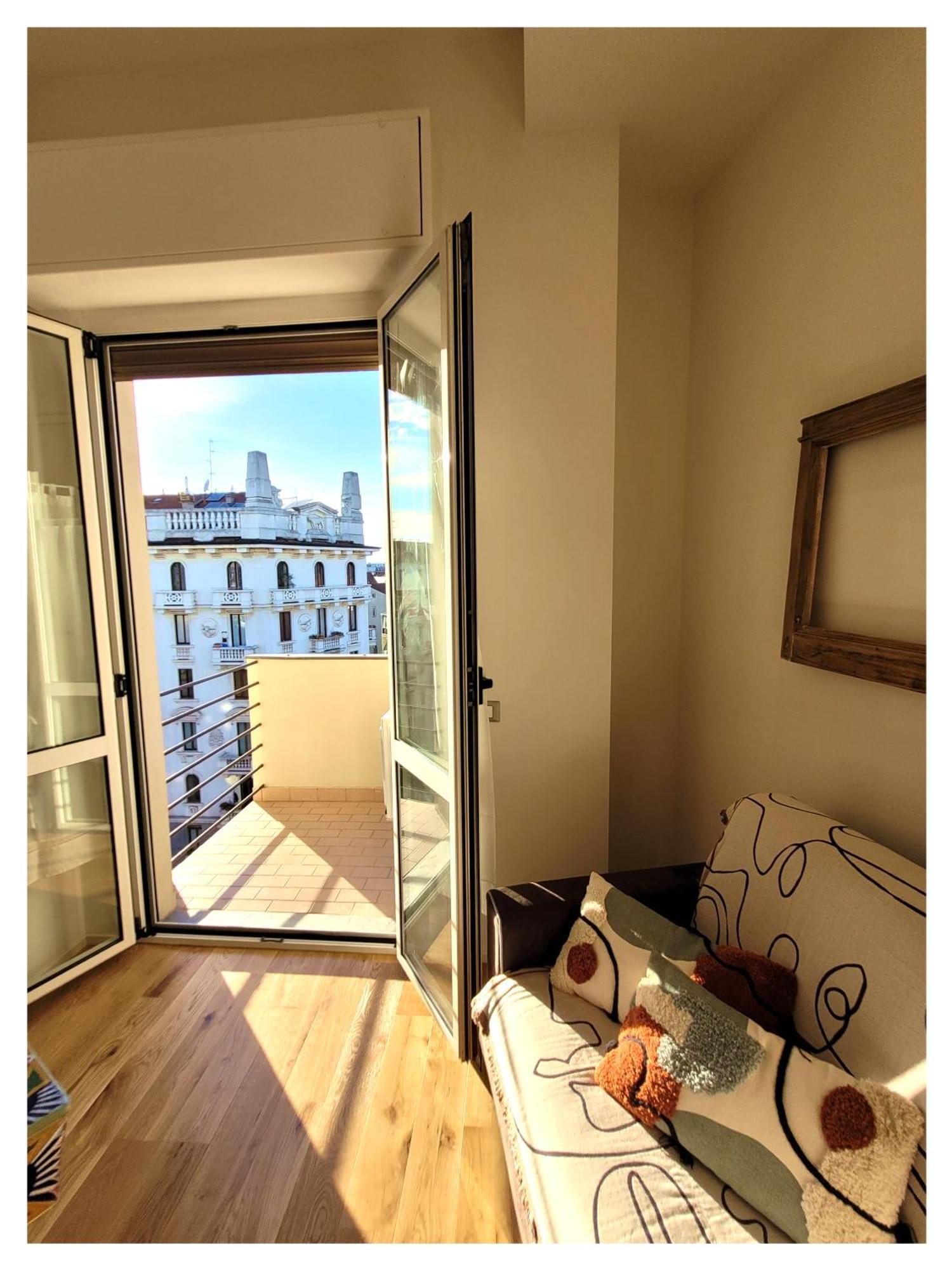 "La Milanese" Modern Apartment, 100 Meters From Metro Isola Exterior photo