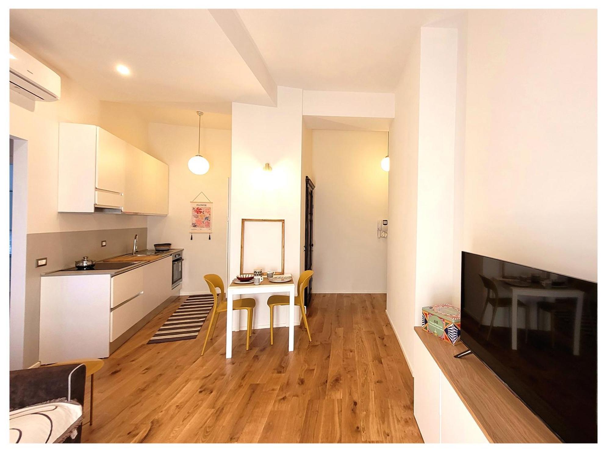 "La Milanese" Modern Apartment, 100 Meters From Metro Isola Exterior photo